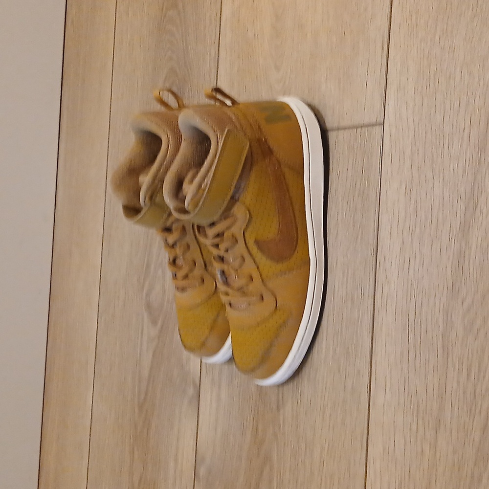 Nike Court Borough Mid Top Sneakers - Picture 3 of 5